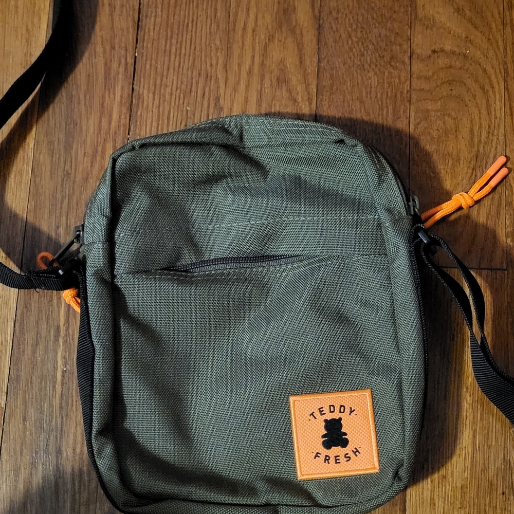 Teddy Fresh Olive Green Crossbody Bag
